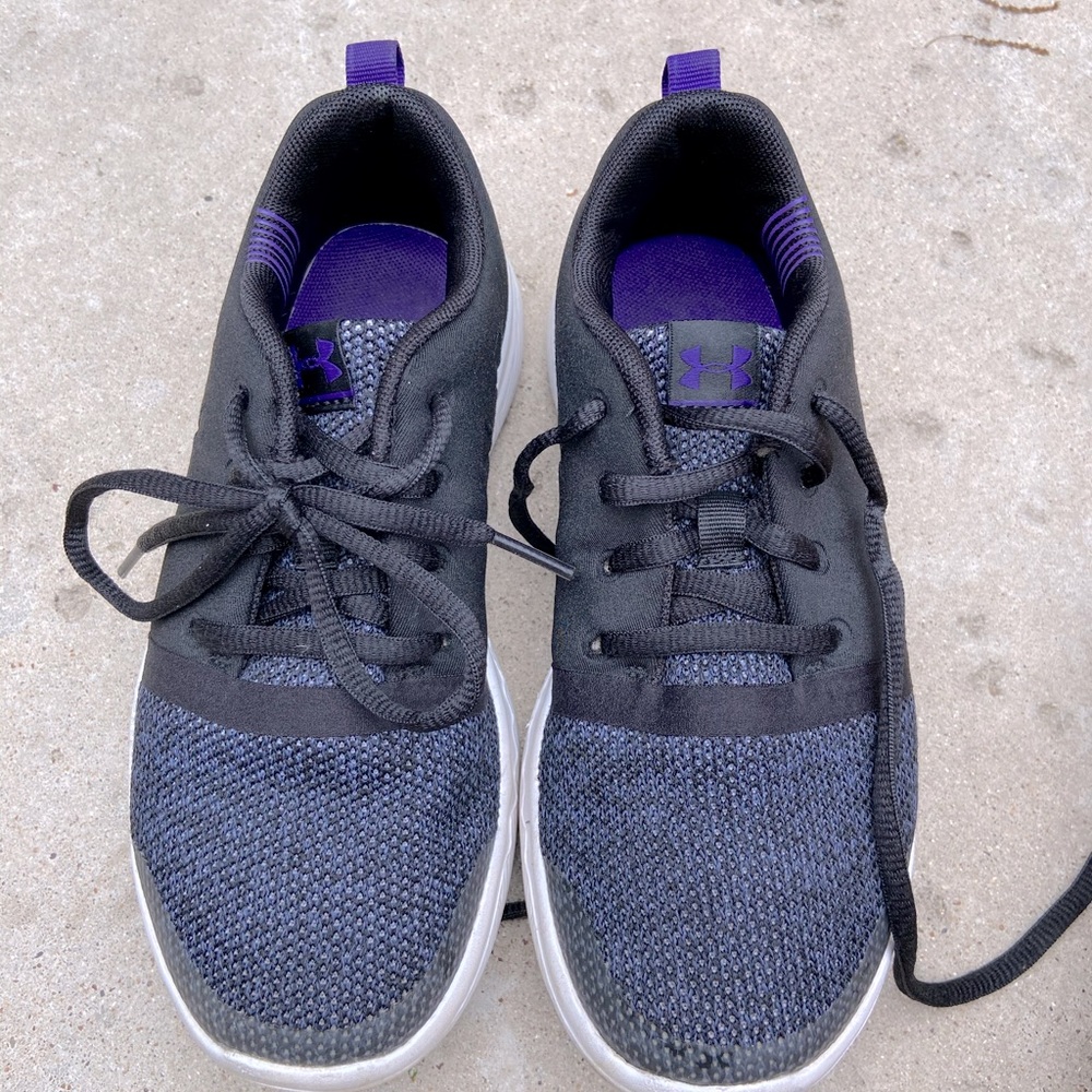 under armor camo bottom shoes